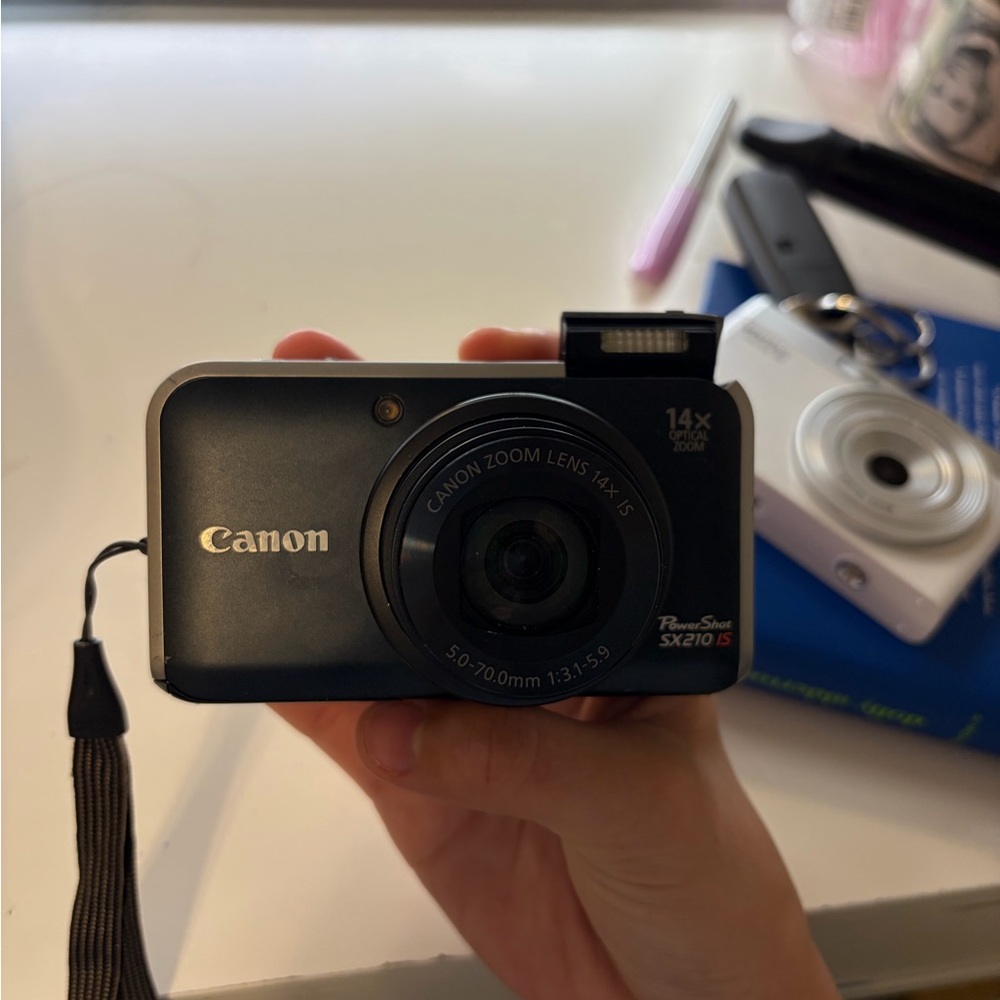 Canon PowerShot SX210 IS Digital Camera - Black